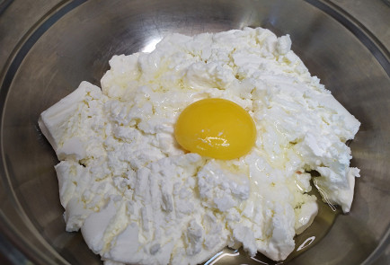 Фото шага рецепта Рулет из лаваша с творогом 190884 шаг 1  