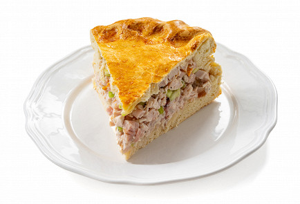 Фото шага рецепта Пирог с копченой курицей и сельдереем 190684 шаг 10