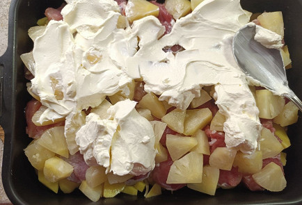 Фото шага рецепта Свиная вырезка пофранцузски с ананасами 190869 шаг 11  