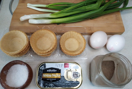 Фото шага рецепта Начинка для тарталеток с печенью трески 190885 шаг 1  