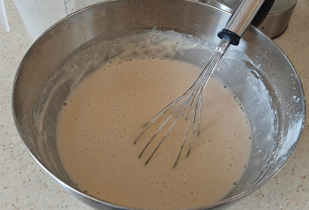 Фото шага рецепта Блинчики с адыгейским сыром и помидором 190890 шаг 5