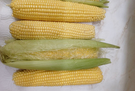 Фото шага рецепта Варная кукуруза 190861 шаг 1  