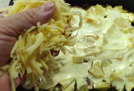 Фото шага рецепта Свиная вырезка пофранцузски с ананасами 190869 шаг 14  