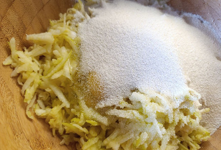 Фото шага рецепта Яблочная запеканка 190833 шаг 3  