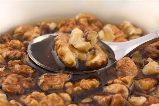 Засахаренные грецкие орехи с медом