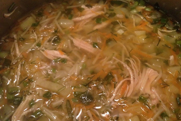 Диетический куриный суп с вермишелью