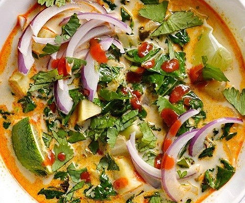 Тайский овощной суп с карри