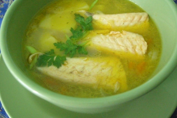 Суп из консервированного лосося