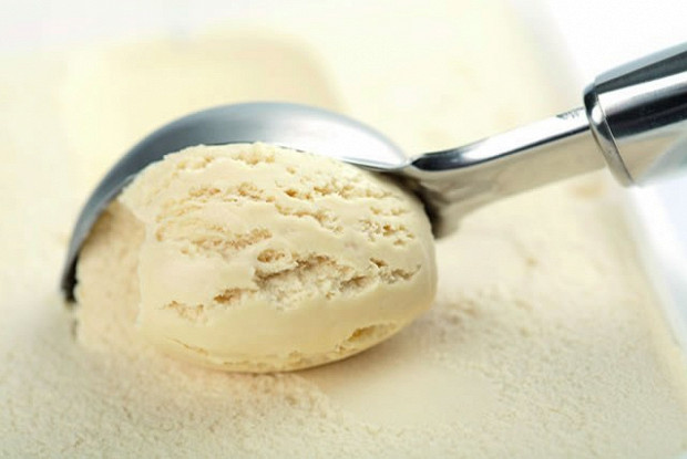 Ванильное сливочное мороженое