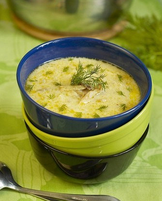Рыбный суп по-кубински с картофелем и зеленым горошком