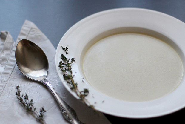 Белый суп с миндалем