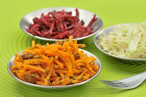 Морковный салат с изюмом и апельсиновым ароматом