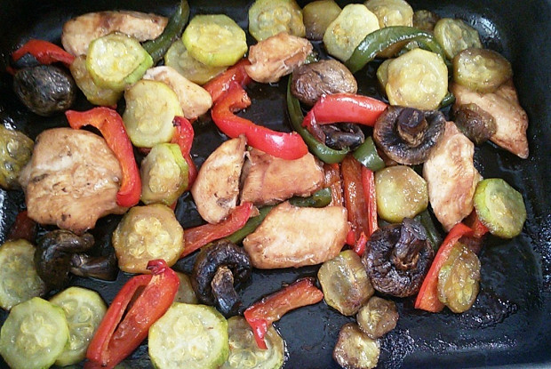 Курица с овощами в соевом соусе