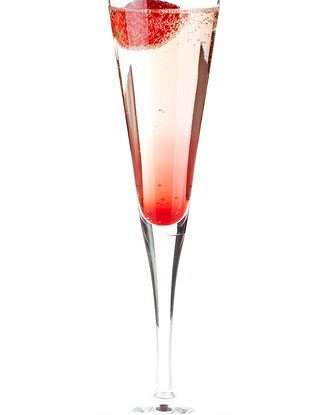 Новогодний клубничный коктейль с шампанским