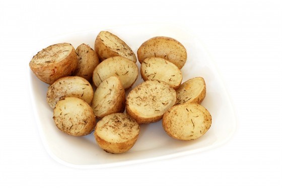 Молодой картофель с розмарином