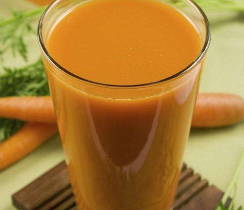 Капустно-морковный сок с имбирем