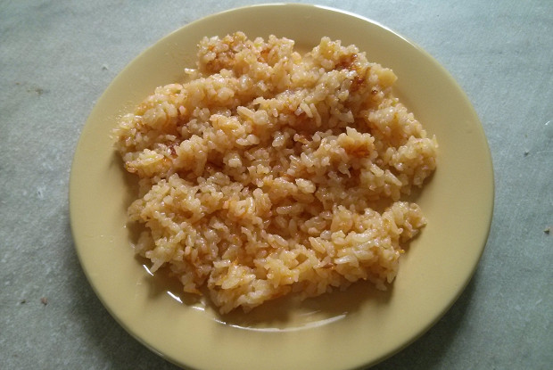Рис жареный с морковью и луком
