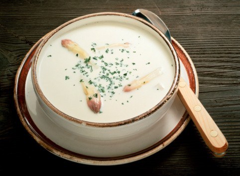 Суп из запеченой спаржи с весенней гремолатой