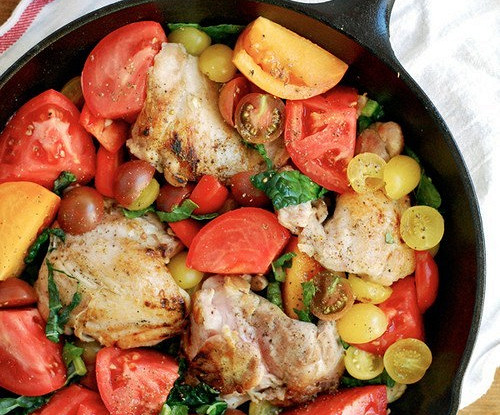 Курица в паприке с овощами