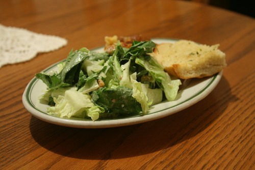 Зеленый салат с винегретом из пармезана