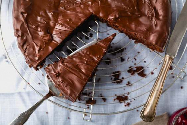 Шоколадный ароматный пирог