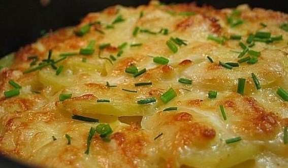 Картофель дофине, запеченный под сыром