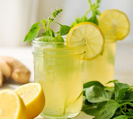 Летний лимонад с имбирем и мятой