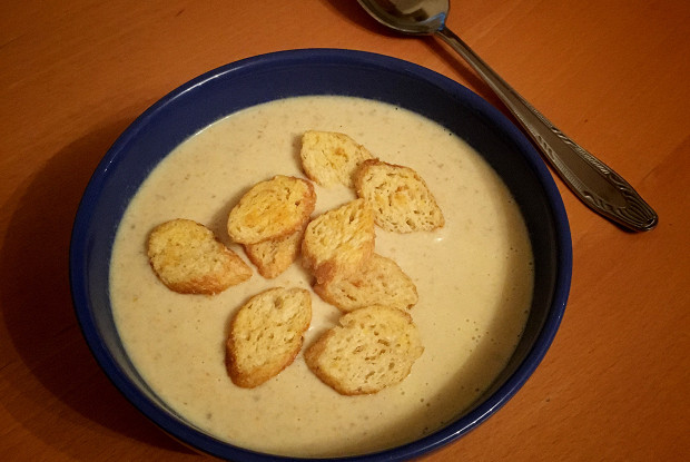 Сырный суп по‑французски с курицей и грибами