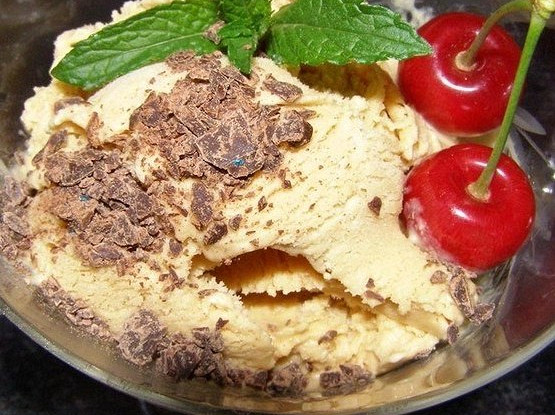 Творожное мороженое с шоколадной крошкой
