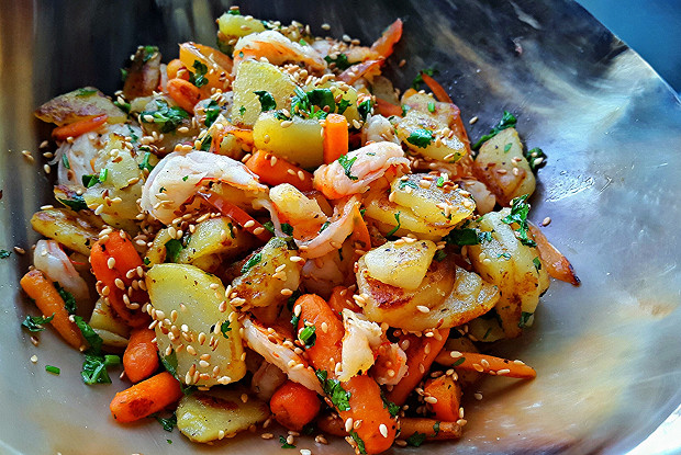 Картофель по-азиатски с креветками