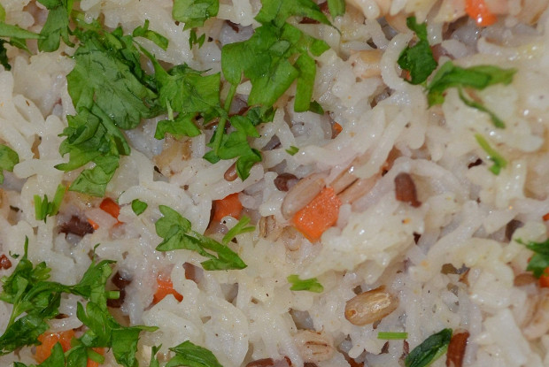 Жареный рис с перловкой и мясом