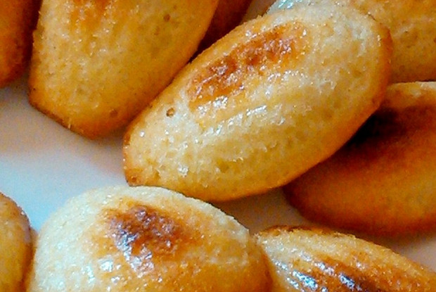 Бисквитное печенье с лимонной цедрой (Мадлен)