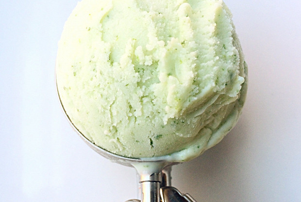 Мороженое с тархуном и оливковым маслом
