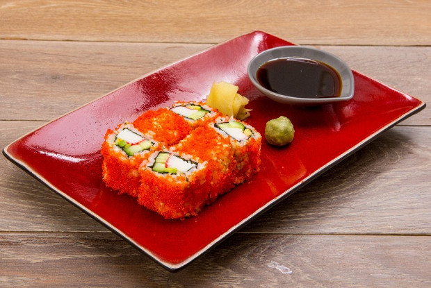 Роллы «Калифорния» с тобико рецепт – Японская кухня: Закуски. «Еда»