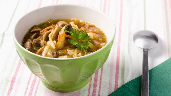 Суп с грибами и домашней лапшой