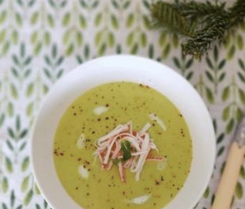 Суп-пюре из зеленого горошка с крабом