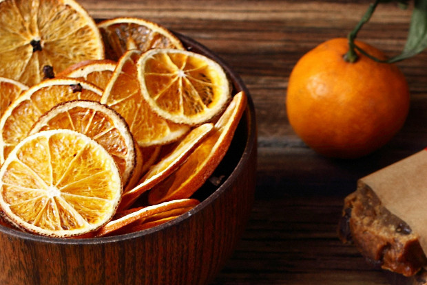 Сушеные апельсины с гвоздикой