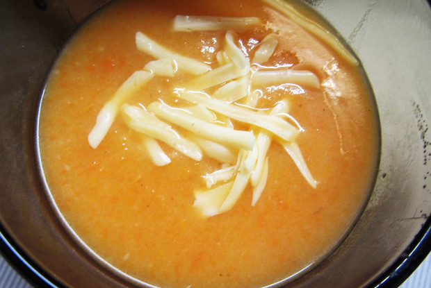 Весенний суп из моркови и картофеля