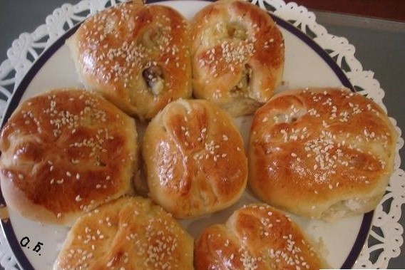 Греческие булочки с картошкой и грибами