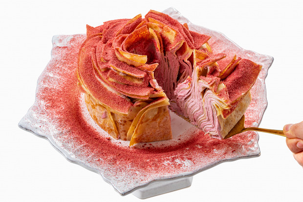 Блинный торт «Роза» с малиновым кремом