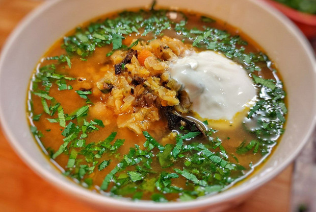 Суп с чечевицей и сушеными грибами