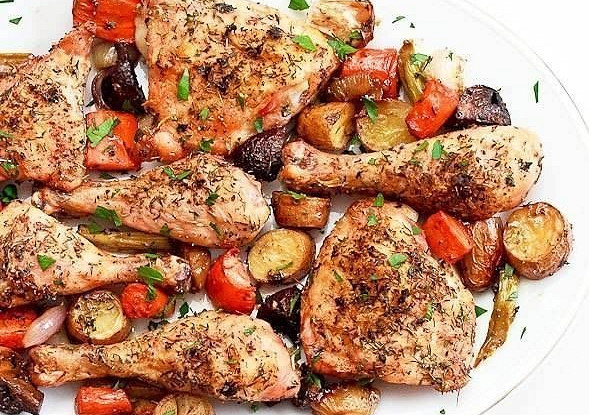 Запеченая курица с овощами