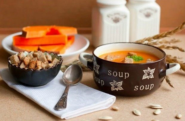 Тыквенный суп с сухариками