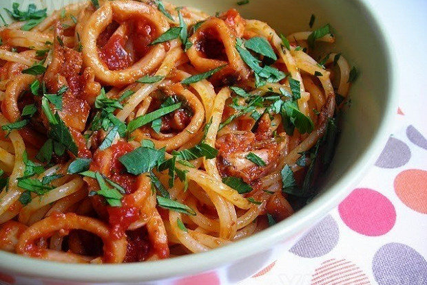 Острый кальмар с овощами