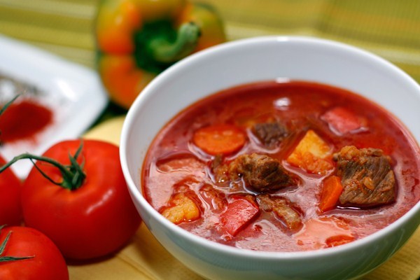 Гуляш с картофелем