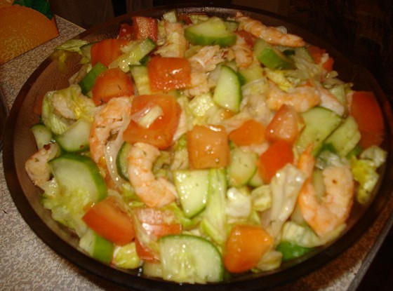 Салат овощной с креветками
