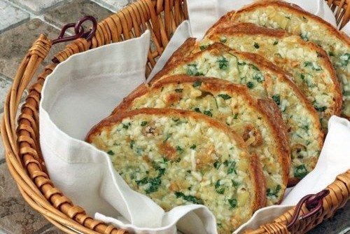 Запеченный хлеб с чесноком