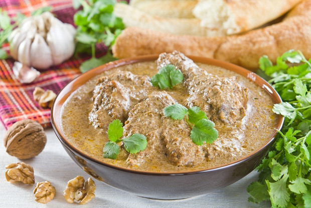 Сациви из курицы и орехов