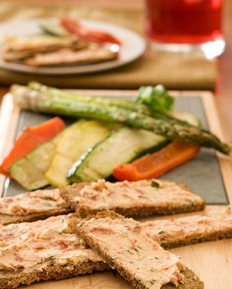 Постный спред с тофу, печеным чесноком, луком и болгарским перцем