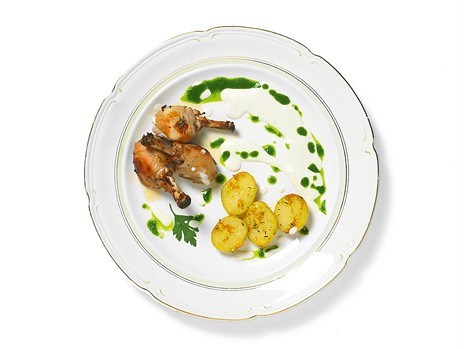 Курица с соусом из йогурта, кунжутных семечек, лимона и чеснока